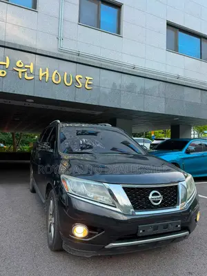 Nissan Pathfinder Platinum 4dr SUV (3.5L 6cyl CVT) 2015 Black