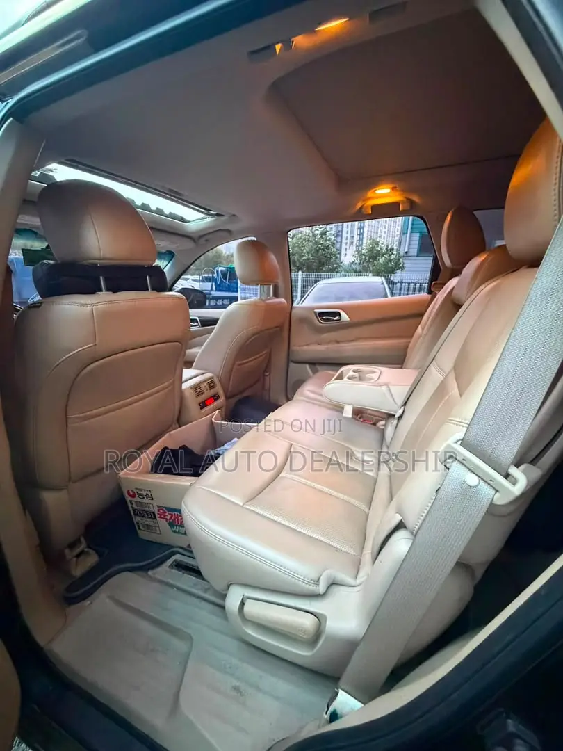 Nissan Pathfinder Platinum 4dr SUV (3.5L 6cyl CVT) 2015 Black