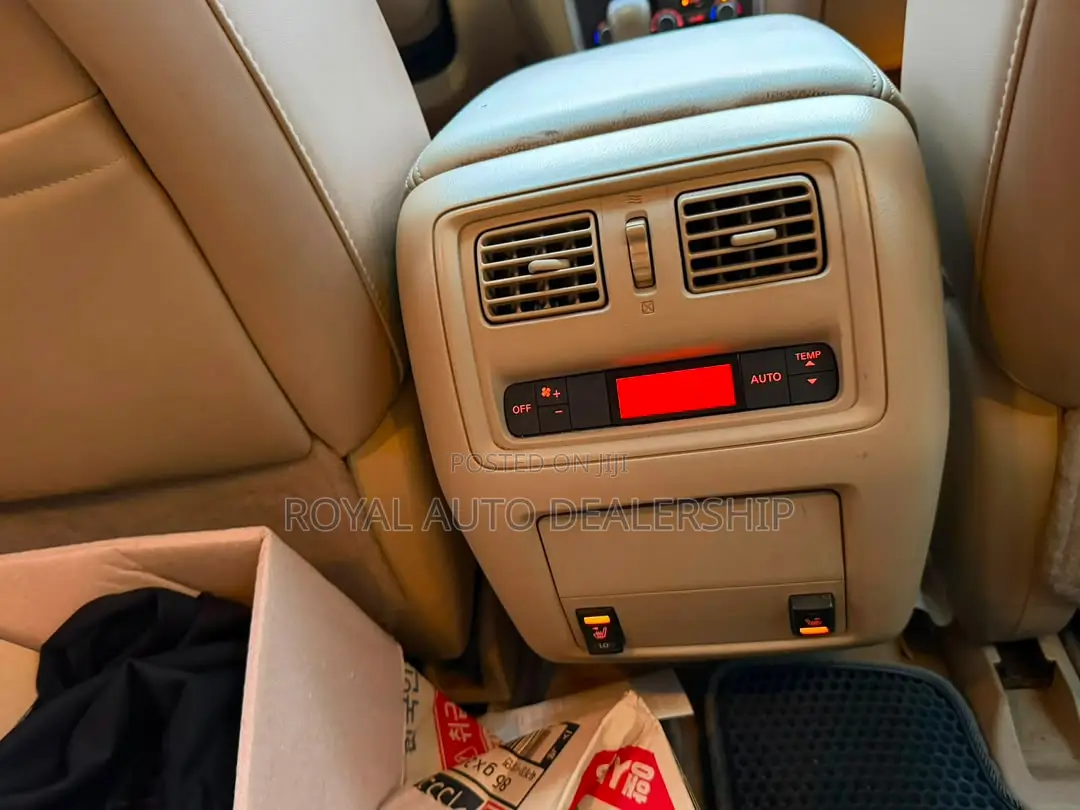 Nissan Pathfinder Platinum 4dr SUV (3.5L 6cyl CVT) 2015 Black