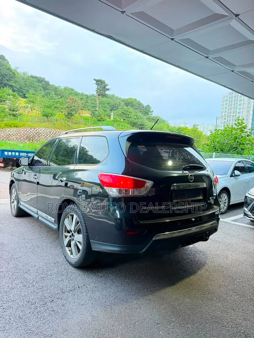 Nissan Pathfinder Platinum 4dr SUV (3.5L 6cyl CVT) 2015 Black