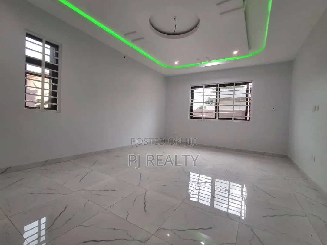 3bdrm House in Adenta for rent