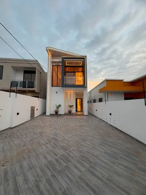 3bdrm Duplex in Lakeside Estate for sale