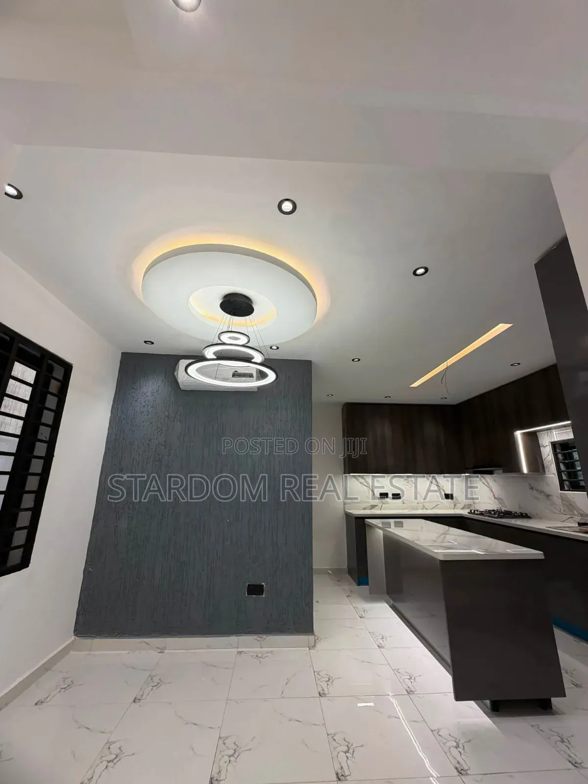 3bdrm Duplex in Lakeside Estate for sale
