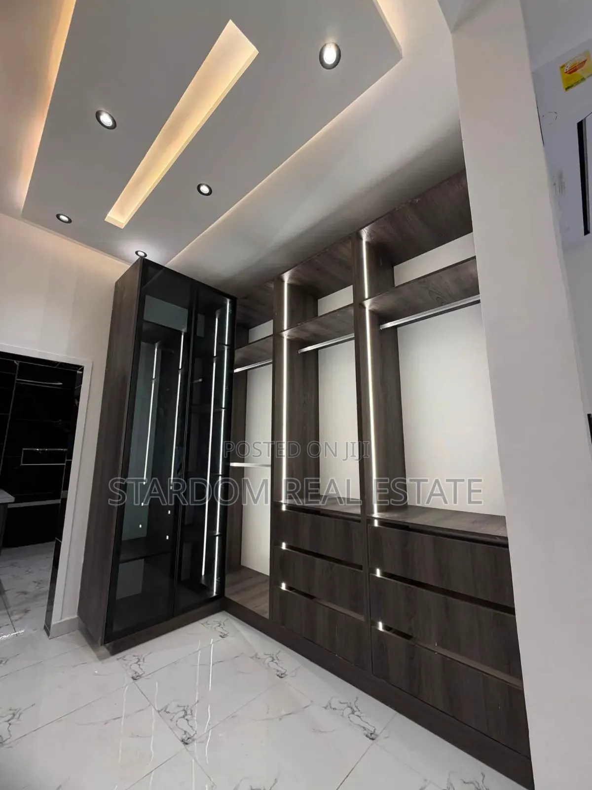 3bdrm Duplex in Lakeside Estate for sale