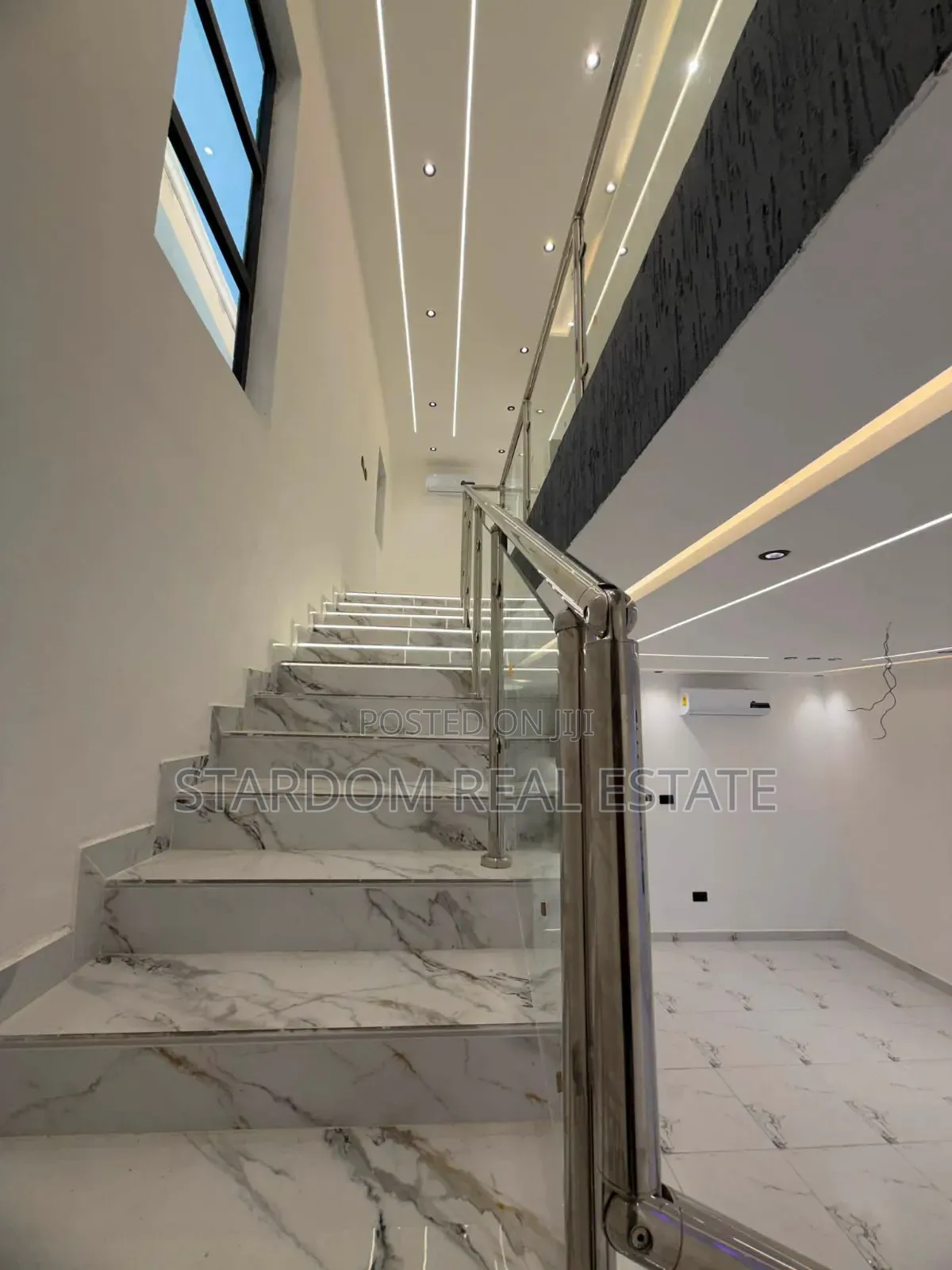 3bdrm Duplex in Lakeside Estate for sale
