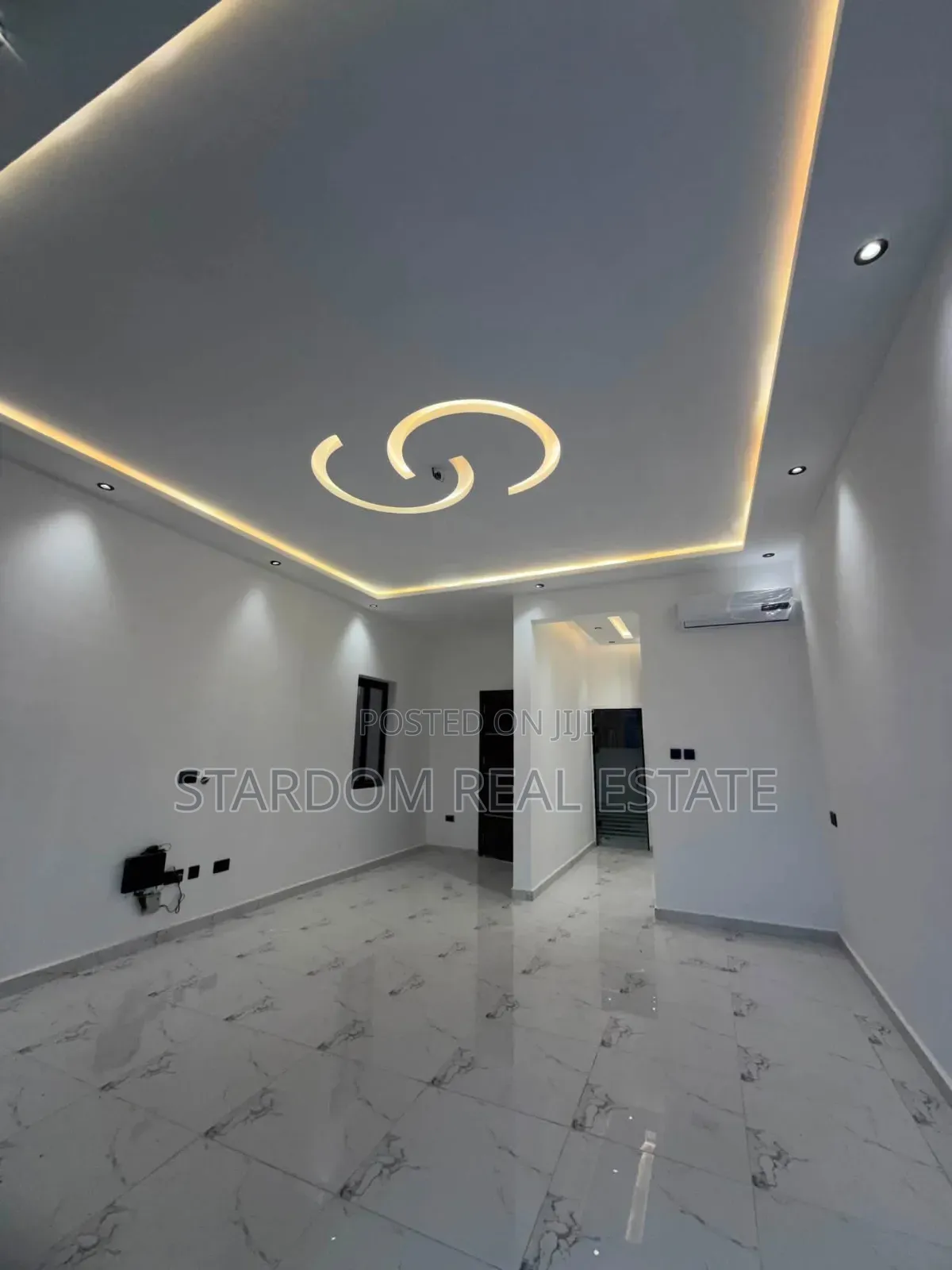 3bdrm Duplex in Lakeside Estate for sale