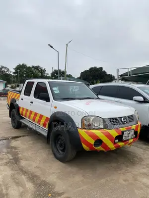 Nissan Hardbody 2009 White