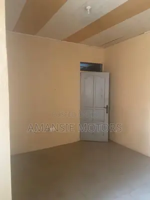 1bdrm Shared Apartment in Men’S Esate, Sakumono for rent
