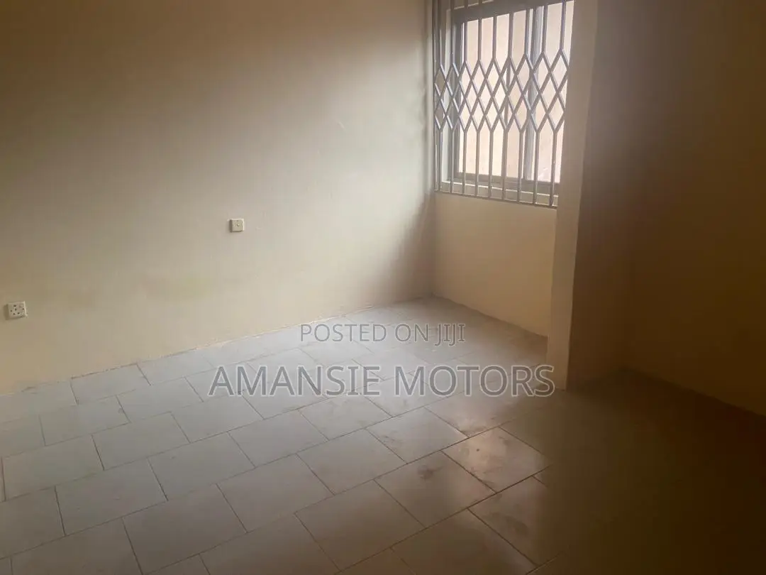 1bdrm Shared Apartment in Men’S Esate, Sakumono for rent