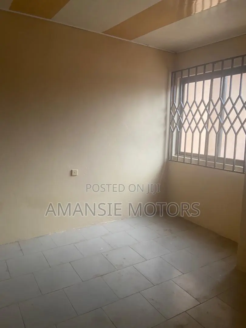 1bdrm Shared Apartment in Men’S Esate, Sakumono for rent