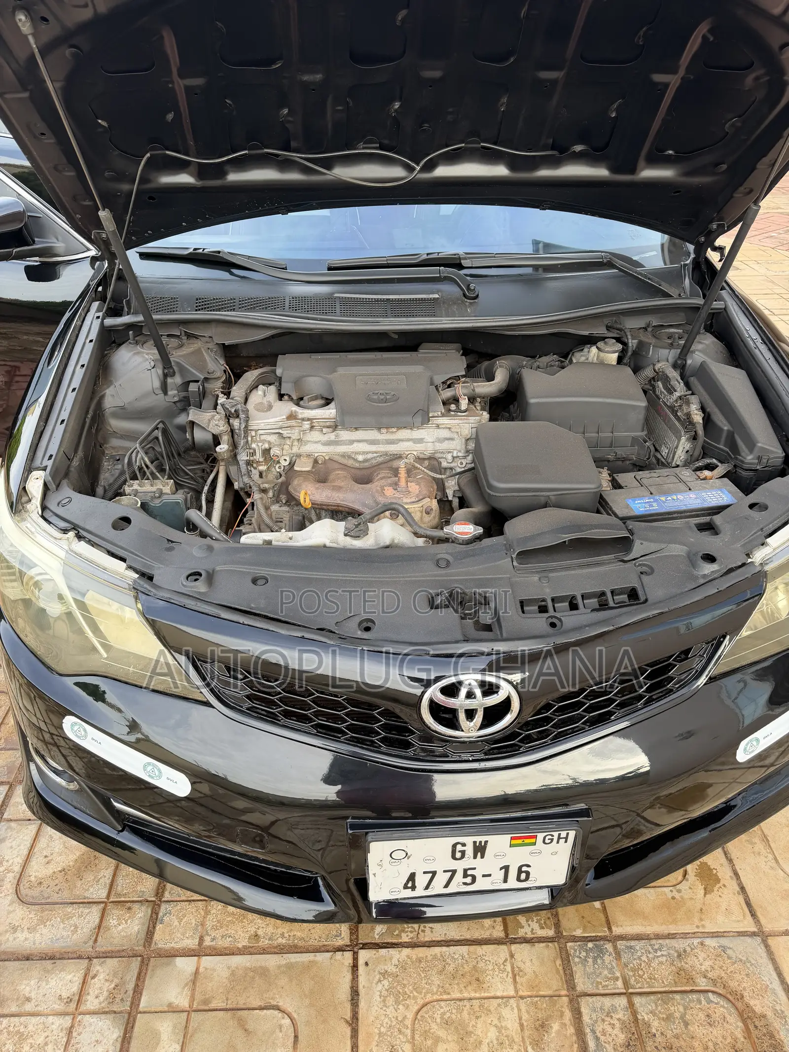 Toyota Camry SE 4dr Sedan (2.5L 4cyl 6A) 2012 White