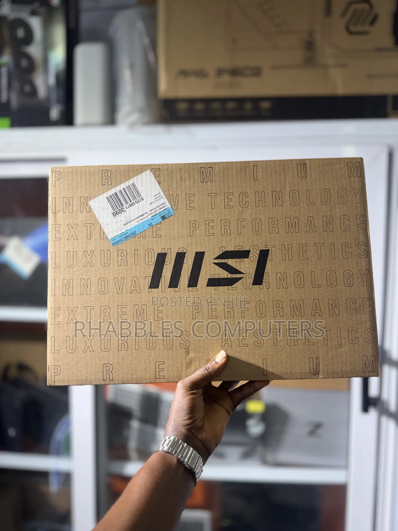 New Laptop MSI 8GB AMD Ryzen 5 SSD 512GB