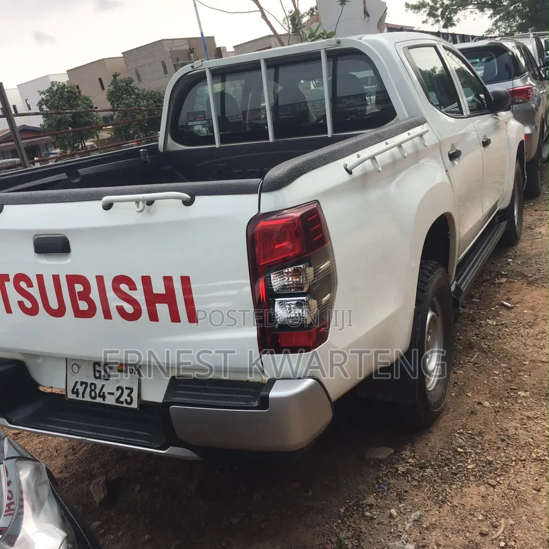 Mitsubishi L200 2023 White
