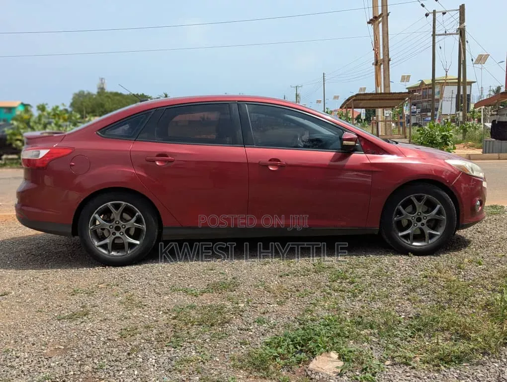 Ford Focus 2013 Red
