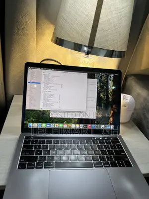 Laptop Apple MacBook Pro 2018 16GB Intel Core i7 SSD 256GB