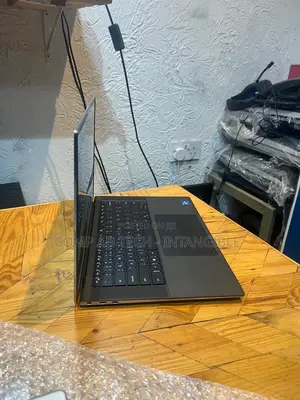 Laptop Dell Precision 5560 32GB Intel Core i7 SSD 512GB