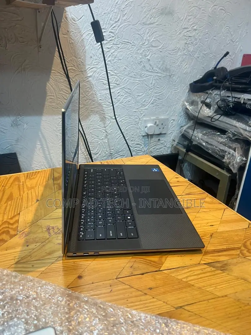 Laptop Dell Precision 5560 32GB Intel Core i7 SSD 512GB