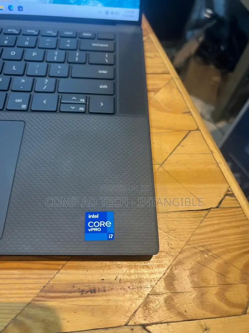 Laptop Dell Precision 5560 32GB Intel Core i7 SSD 512GB