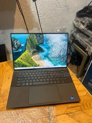 Laptop Dell Precision 5560 32GB Intel Core i7 SSD 512GB