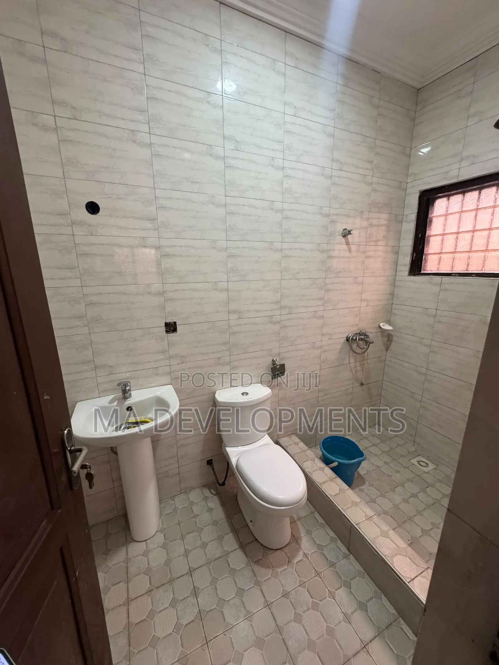 3bdrm Apartment in Madev Realty, Achimota for rent