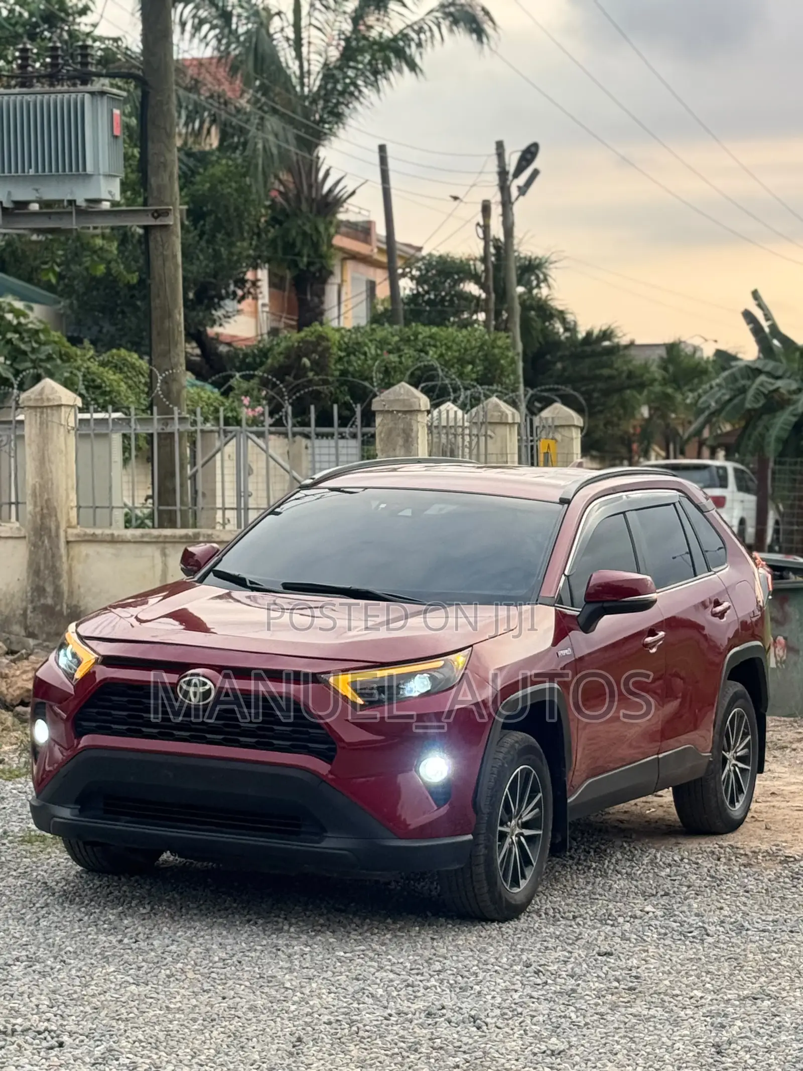 Toyota RAV4 LE AWD 2020 Red