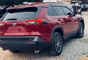 Toyota RAV4 LE AWD 2020 Red