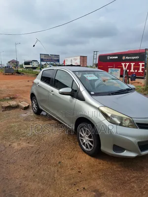 Toyota Vitz 1.3 AWD 3dr 2011 Gray