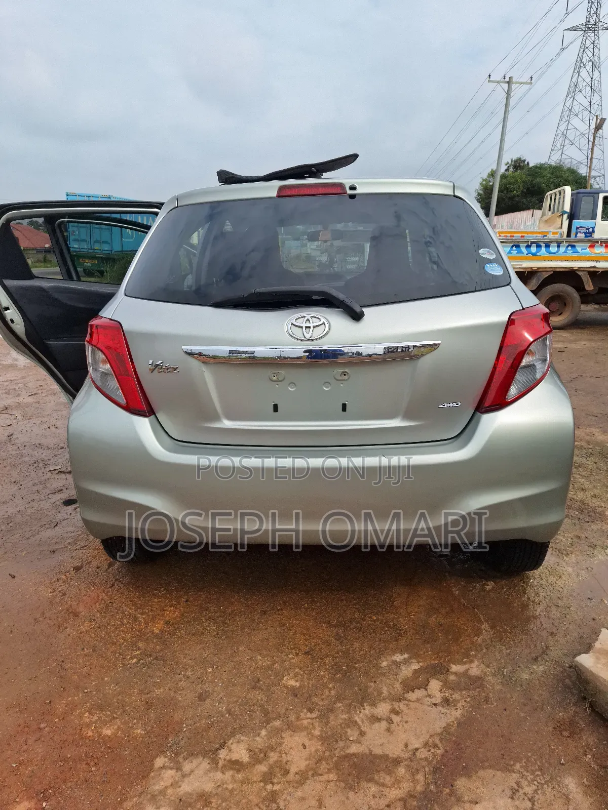 Toyota Vitz 1.3 AWD 3dr 2011 Gray