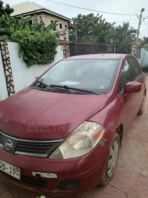 Nissan Versa 2010 Red