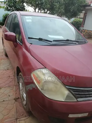 Nissan Versa 2010 Red