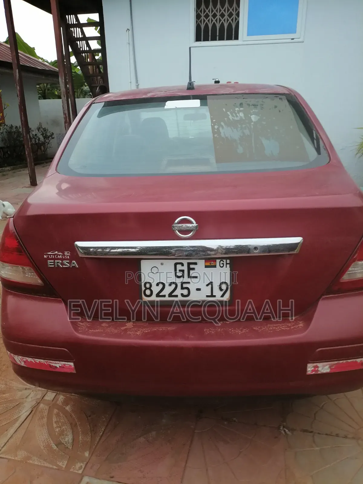 Nissan Versa 2010 Red