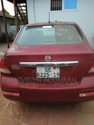 Nissan Versa 2010 Red