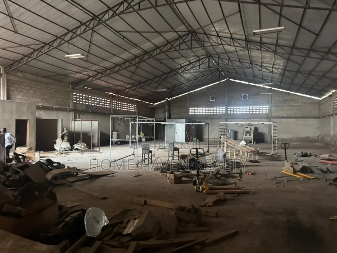 1000 Square Meter Warehouse for Rent at West Hills Mall