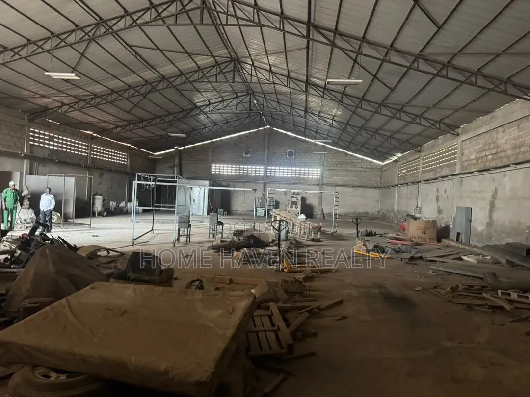 1000 Square Meter Warehouse for Rent at West Hills Mall