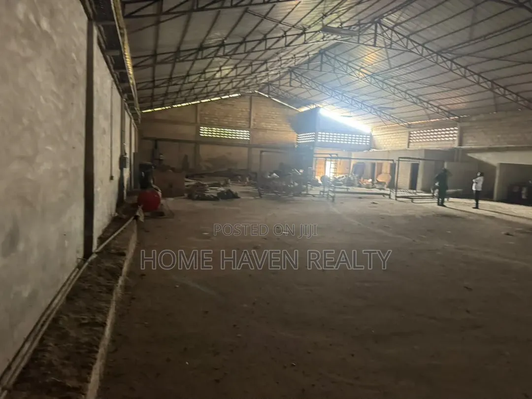 1000 Square Meter Warehouse for Rent at West Hills Mall