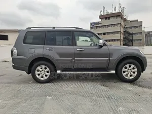 Mitsubishi Pajero 2019 Gray