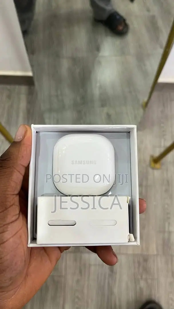 Headphones, Earphones and Bluetooth Speakers