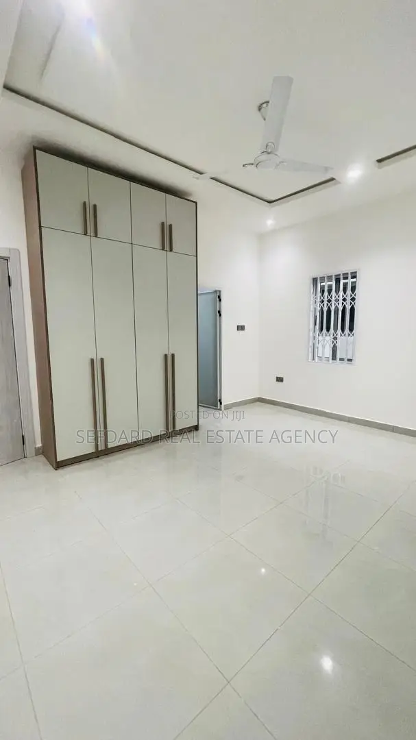 4bdrm House in Sefdard Properties, Kwabenya for sale