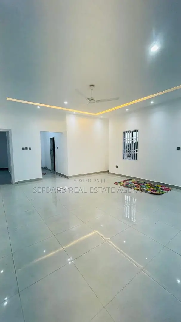 4bdrm House in Sefdard Properties, Kwabenya for sale