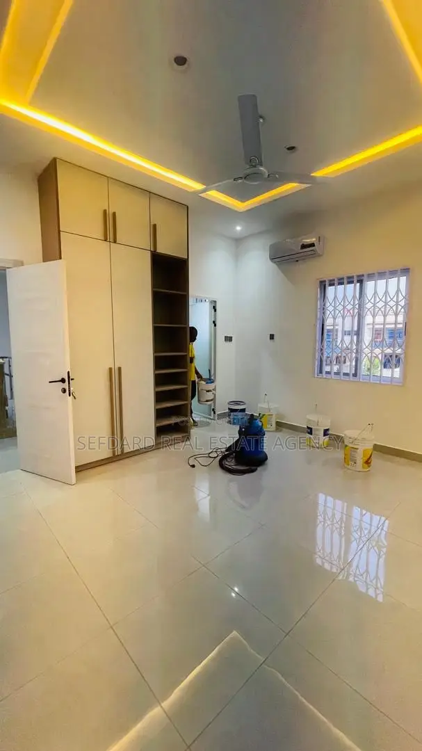 4bdrm House in Sefdard Properties, Kwabenya for sale