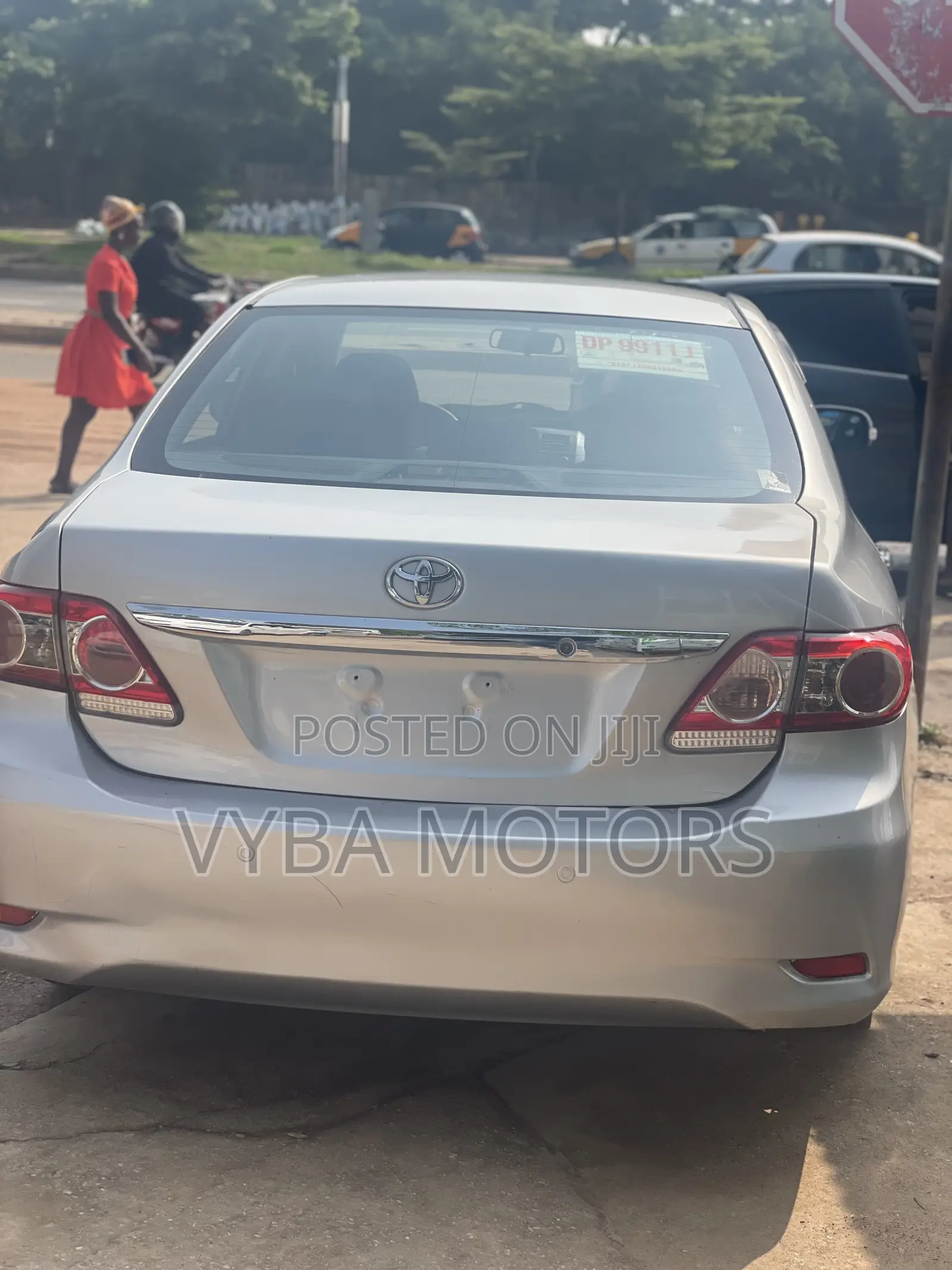 Toyota Corolla 2011 Silver