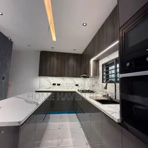 3bdrm House in Lakeside Estate for sale