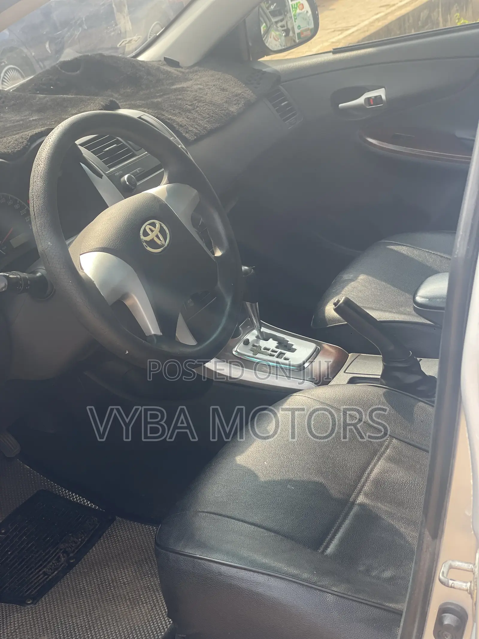 Toyota Corolla 2011 Silver
