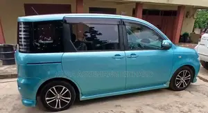 Toyota Sienta 1.5 FWD 2010 Blue