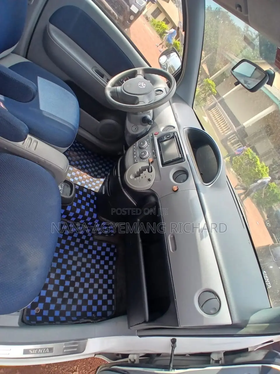Toyota Sienta 1.5 FWD 2010 Blue