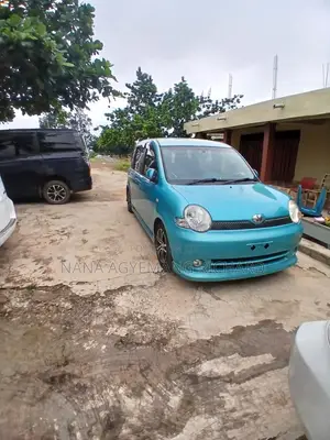 Toyota Sienta 1.5 FWD 2010 Blue