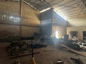 1000 SQM Warehouse for Rent at Broad Castle Junction After West Hills