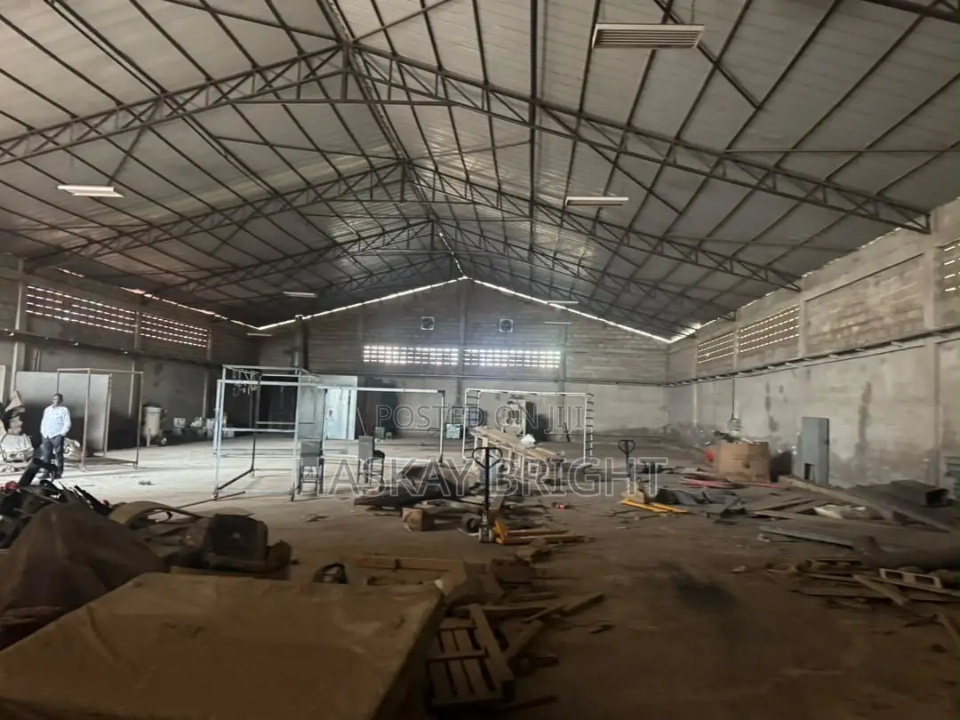 1000 SQM Warehouse for Rent at Broad Castle Junction After West Hills