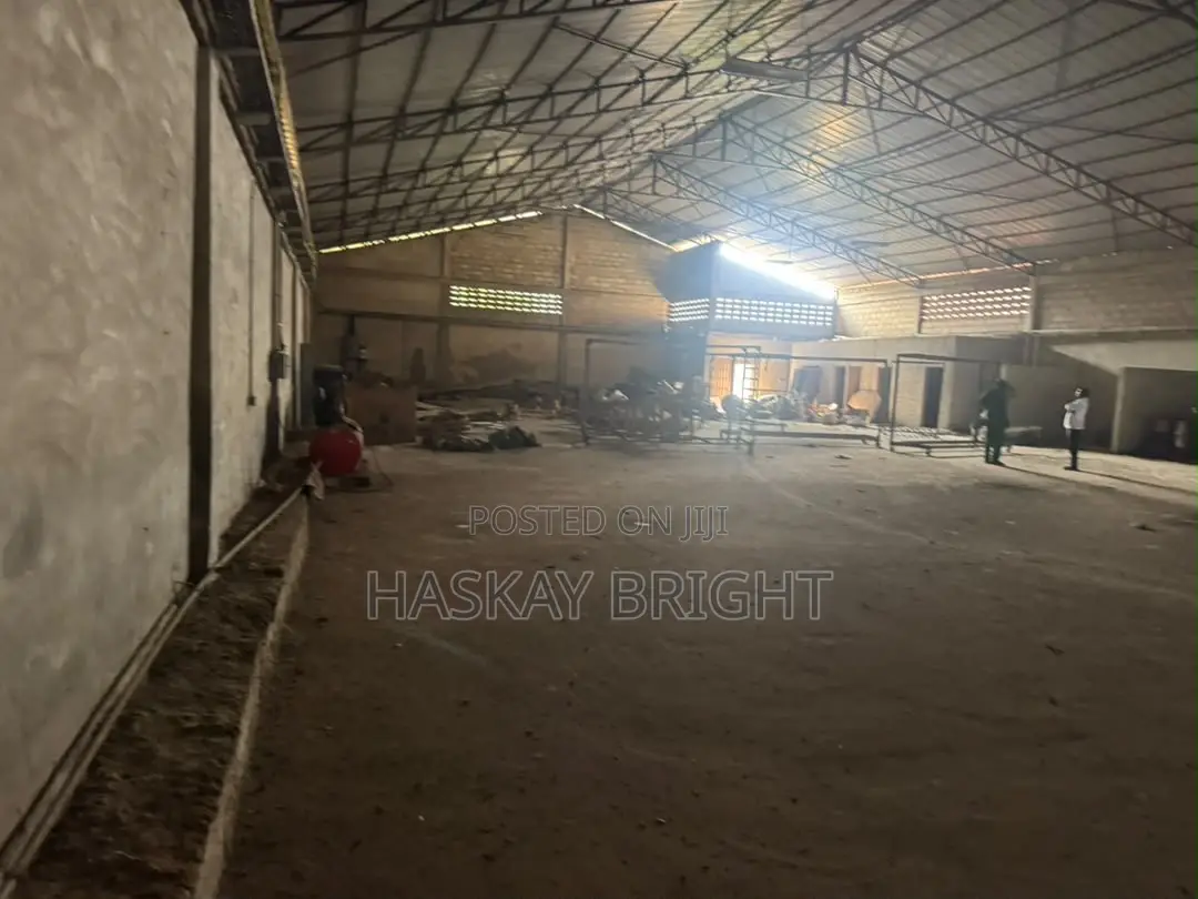 1000 SQM Warehouse for Rent at Broad Castle Junction After West Hills