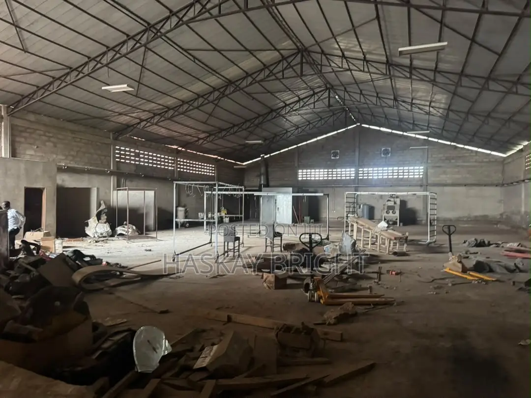 1000 SQM Warehouse for Rent at Broad Castle Junction After West Hills